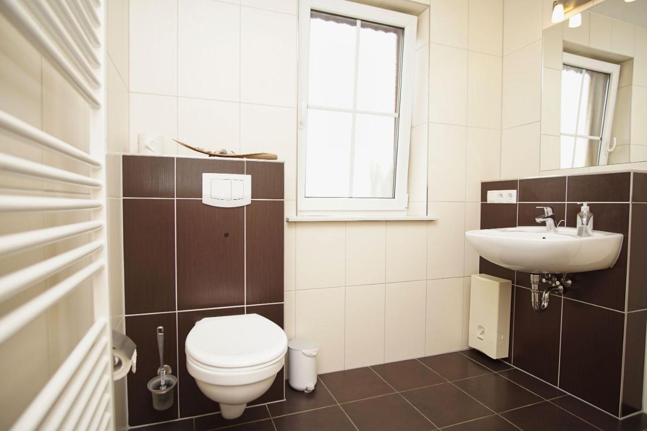 Schicke Fewo Mit Terrasse, Gratis Nutzung Vom Ahoi Erlebnisbad Und Sauna In Sellin - Haus De Niege Wech Fewo 02 Тиссов Экстерьер фото